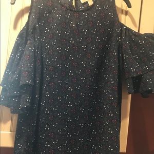 MICHAEL Michael Kors Tops - Michael Kors cold shoulder top heart design L EUC MICHAEL Michael Kors Tops - Michael Kors cold shoulder top heart design L EUC